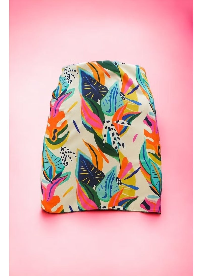 Pistore فستان شاطئي قصير من الساتان شفاف بنقشة زهور كريمي للنساء موسم جديد - Image 2